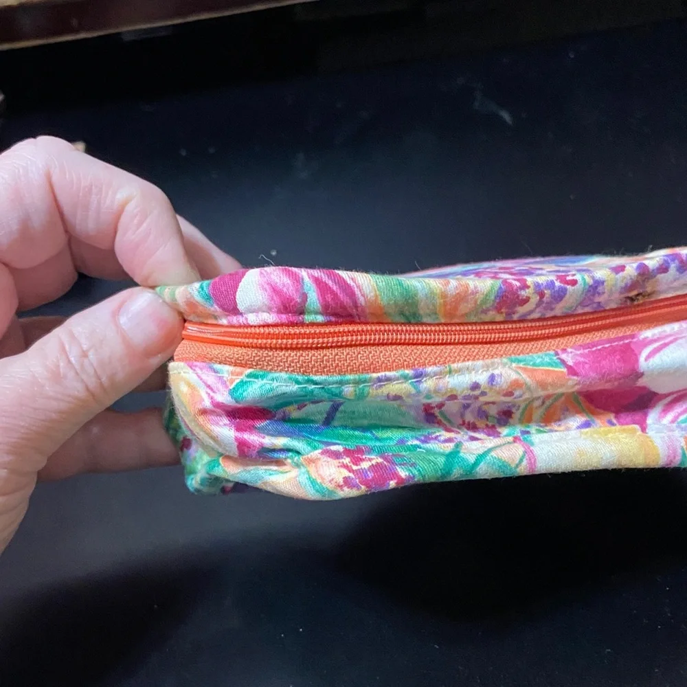 Vintage Floral Multicolor Women's cosmetics case